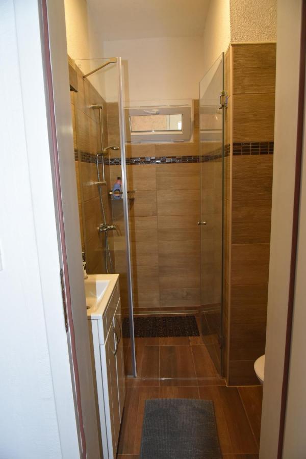 Rooms Bobic Licko Petrovo Selo Bagian luar foto