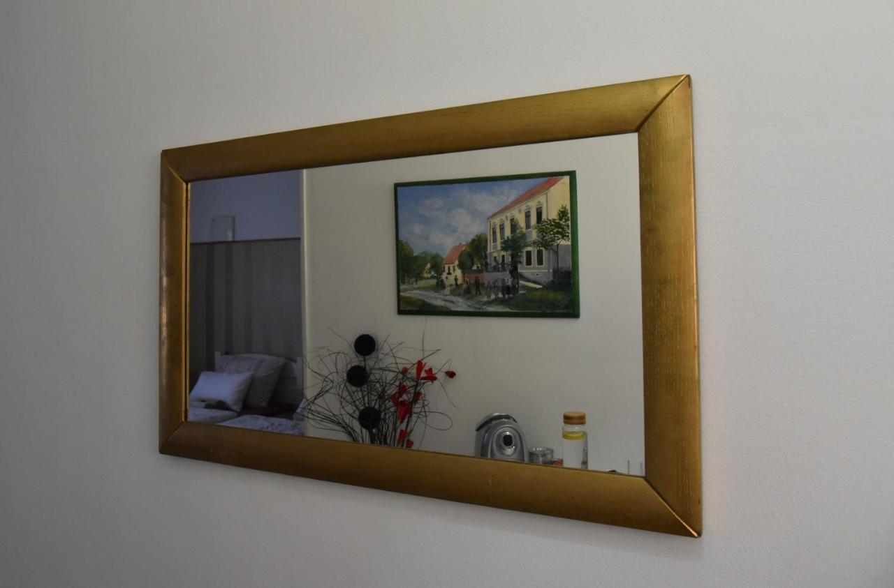 Rooms Bobic Licko Petrovo Selo Bagian luar foto